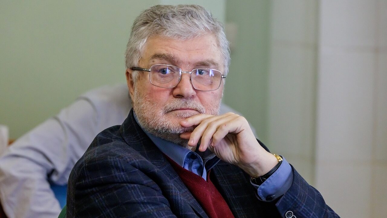 Pisatel Yurij Polyakov – O Vazhnosti Dokumentalnogo Kino Kinofestivalyah I Probleme Iskusstvennogo Intellekta V Tvorchestve Pisatel Yurij Polyakov – O Vazhnosti Dokumentalnogo Kino Kinofestivalyah I Probleme Iskusstvennogo Intellekta V Tvorchestve