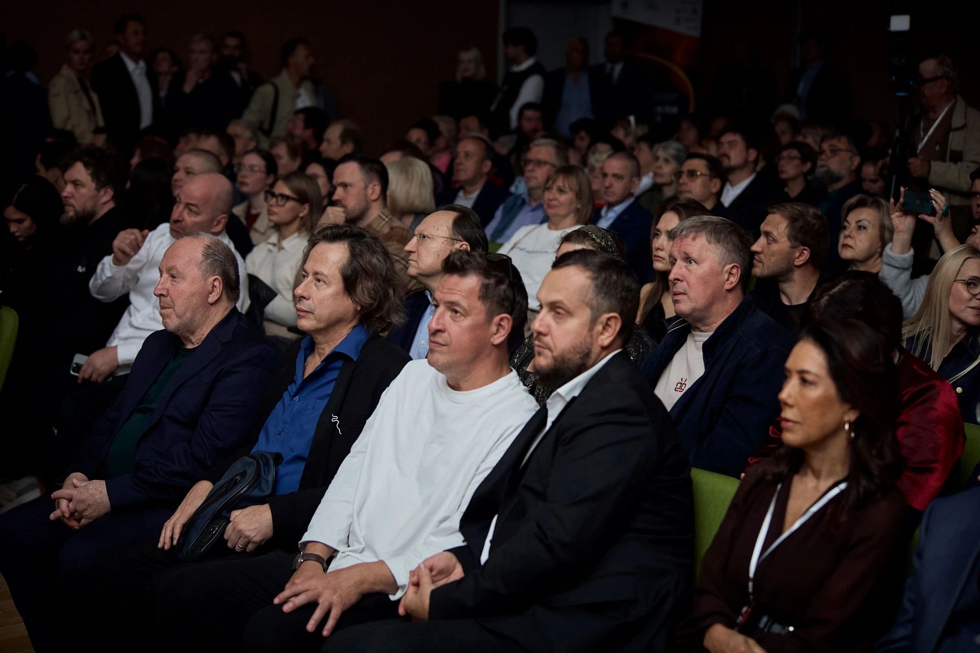 Na Otkrytii Xxi Kinofestivalya Pobedili Vmeste Chestvovali Borisa Karadzheva Za Vydayushhijsya Vklad V Dokumentalnoe Kino I Predstavili Film Krokus. Несломленные”